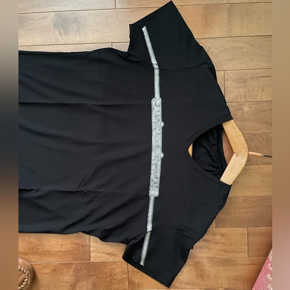 Calvin Klein VNeck - Picture 1 of 3